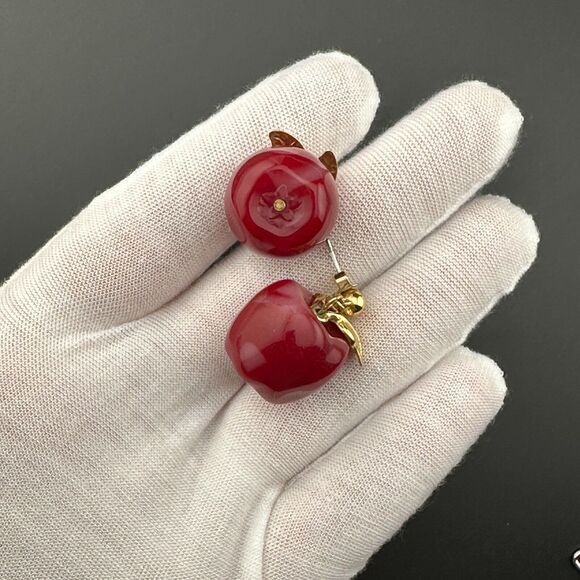 Vintage Avon Gold Tone & Red Light Pink Swirl Lucite Apple Dangle Earrings 1 in - Picture 4 of 12
